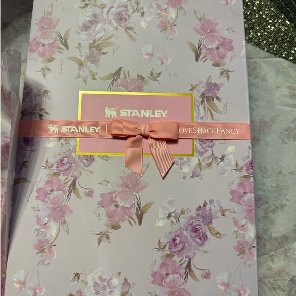 The Stanley x LoveShackFancy 40 oz Quencher - Picture 8 of 9